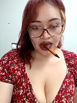 Snapshot of Amaranta-Luque chatting on May 2026 07:40:02 PM Amaranta-Luque online show from May 2026 07:40:02 PM