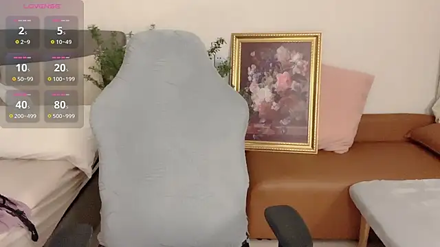 Puppy-kiss online show from April 2026 10:44:02 AM