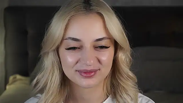 AliceThorne online show from April 2026 05:25:01 PM