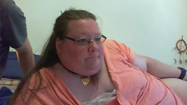 Snapshot of NicciundHerr chatting on May 2026 07:50:02 PM NicciundHerr online show from May 2026 07:50:02 PM