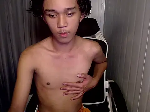 urnaughty paul online show from May 2026 12:12:02 PM