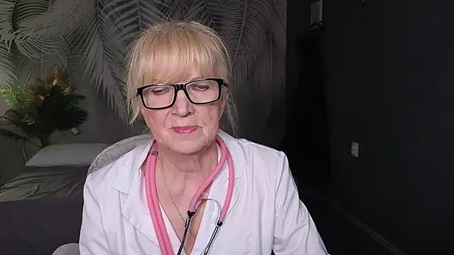 Snapshot of Dr_Mireille chatting on May 2026 10:36:01 AM Dr Mireille online show from May 2026 10:36:01 AM