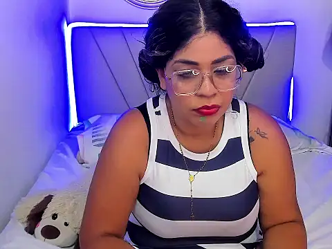 Mavlatin22 online show from May 2026 10:42:01 PM