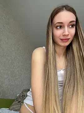 EllaMist online show from May 2026 03:05:01 AM
