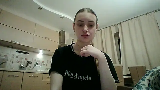 Snapshot of Lisanta chatting on May 2026 07:30:01 PM Lisanta online show from May 2026 07:30:01 PM
