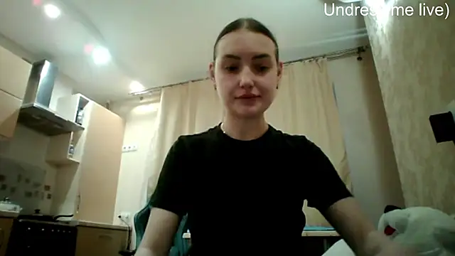 Snapshot of Lisanta chatting on May 2026 04:15:02 PM Lisanta online show from May 2026 04:15:02 PM