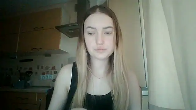 Snapshot of Lisanta chatting on June 2026 09:21:01 AM Lisanta online show from June 2026 09:21:01 AM