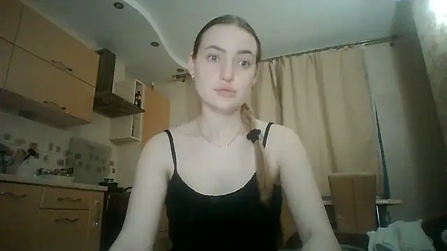 Snapshot of Lisanta chatting on June 2026 06:14:01 PM Lisanta online show from June 2026 06:14:01 PM