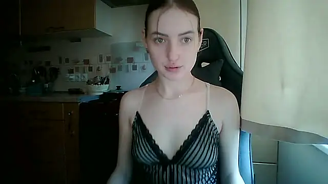 Snapshot of Lisanta chatting on May 2026 10:43:02 AM Lisanta online show from May 2026 10:43:02 AM