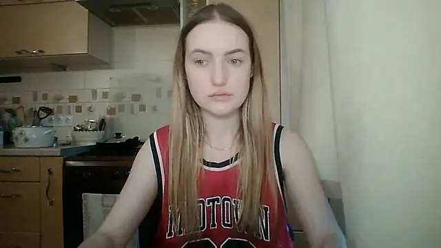 Snapshot of Lisanta chatting on June 2026 05:07:01 PM Lisanta online show from June 2026 05:07:01 PM