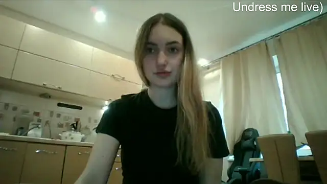 Snapshot of Lisanta chatting on May 2026 04:14:02 PM Lisanta online show from May 2026 04:14:02 PM