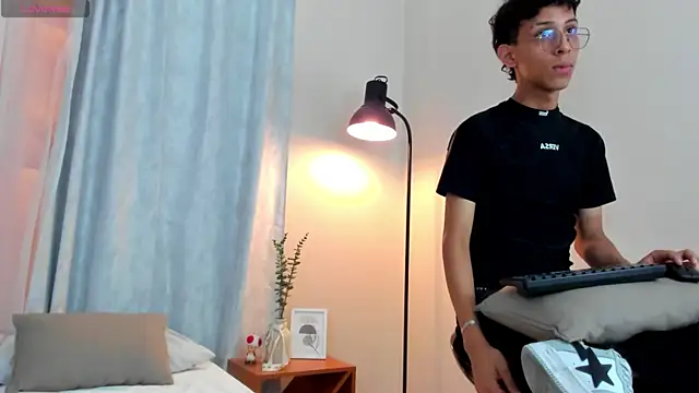 dax blaze online show from April 2026 01:07:02 PM