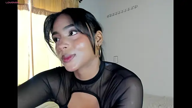 Snapshot of sophi_laraa chatting on June 2026 07:29:02 PM sophi laraa online show from June 2026 07:29:02 PM
