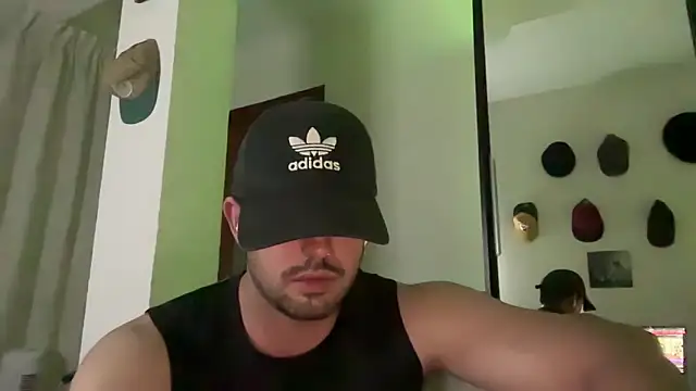 MathiasBellucci online show from April 2026 11:22:02 PM