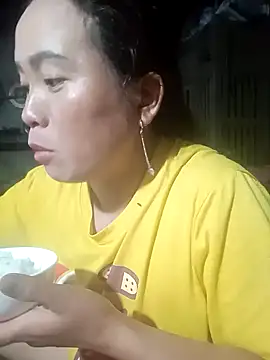 Snapshot of phuongtrinh1 chatting on May 2026 12:42:01 PM phuongtrinh1 online show from May 2026 12:42:01 PM