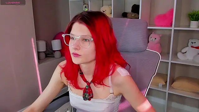 Snapshot of Bonnie_Hernandez chatting on May 2026 09:36:01 AM Bonnie Hernandez online show from May 2026 09:36:01 AM