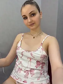 Snapshot of AmeliaLux chatting on May 2026 01:46:02 PM AmeliaLux online show from May 2026 01:46:02 PM