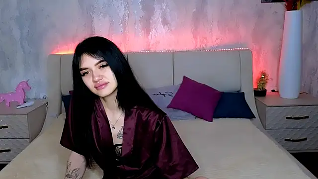 Holly Beck online show from May 2026 12:48:01 AM