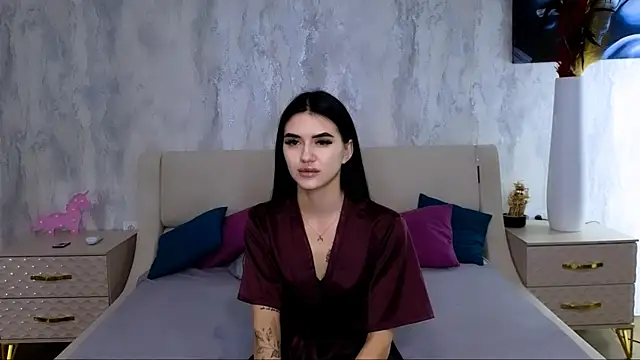 Holly Beck online show from April 2026 08:43:01 AM