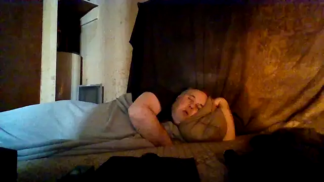 Nightshade1195 online show from April 2026 07:04:01 AM