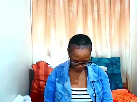 Snapshot of Ebony_Bloom69 chatting on May 2026 04:36:02 AM Ebony Bloom69 online show from May 2026 04:36:02 AM