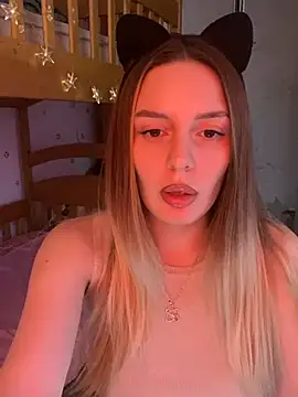 aura lune online show from April 2026 04:13:01 PM