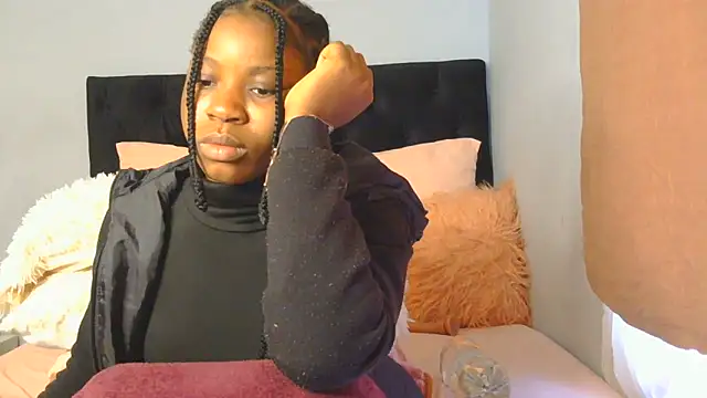 julianaa19 online show from May 2026 06:33:02 AM