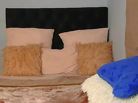 julianaa19 online show from April 2026 03:15:01 AM