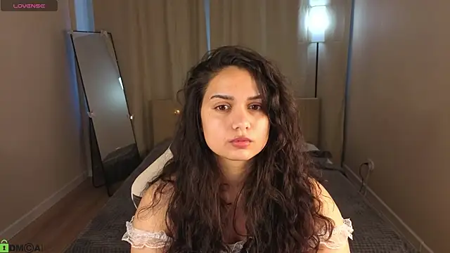 Vivien Ross online show from May 2026 12:41:01 AM