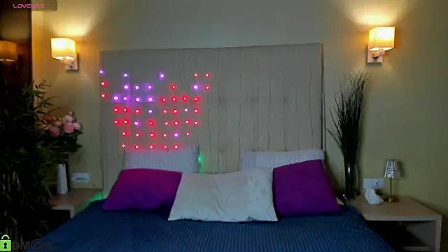 Sandra Ross online show from July 2026 01:18:01 PM
