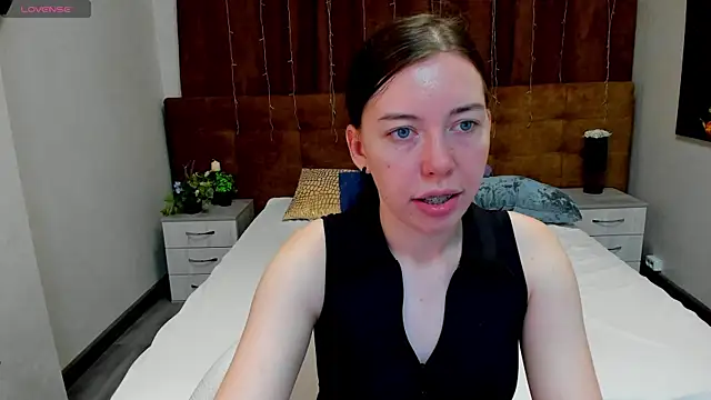 Snapshot of Sandra_Ross chatting on June 2026 01:10:01 AM Sandra Ross online show from June 2026 01:10:01 AM
