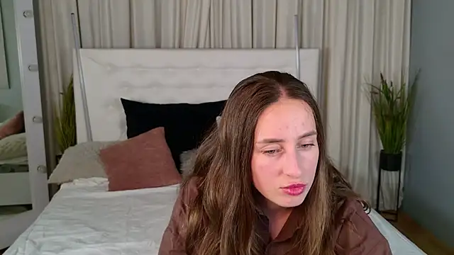 Snapshot of NadinnL chatting on July 2026 01:17:01 PM NadinnL online show from July 2026 01:17:01 PM