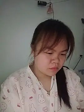 Truxcy1 online show from May 2026 12:51:01 AM