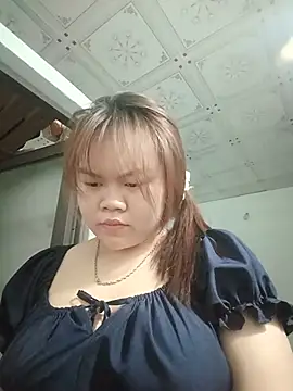 Truxcy1 online show from May 2026 05:55:01 PM