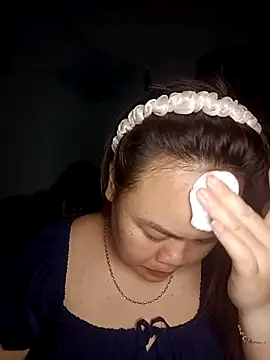 Truxcy1 online show from April 2026 04:46:01 PM