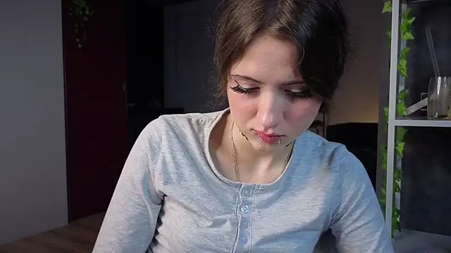 lovergirl4me online show from June 2026 05:41:01 PM