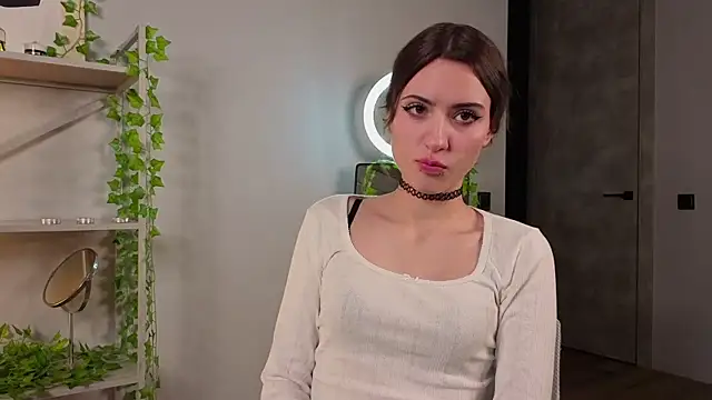 lovergirl4me online show from April 2026 04:30:01 PM