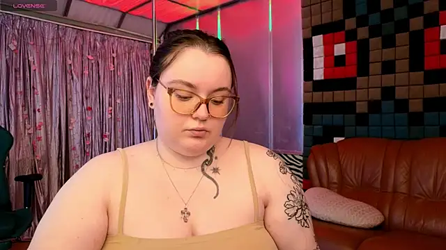 Snapshot of CatherineClaire chatting on May 2026 04:27:02 PM CatherineClaire online show from May 2026 04:27:02 PM