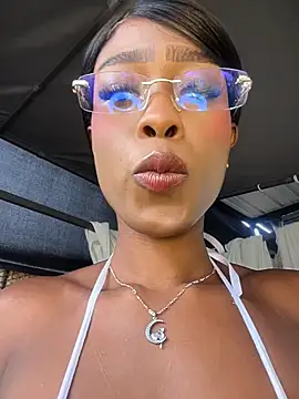 CocoaLuxeXXX online show from June 2026 01:05:01 PM