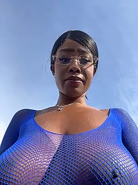 CocoaLuxeXXX online show from June 2026 01:09:02 PM