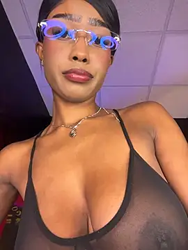 Snapshot of CocoaLuxeXXX chatting on May 2026 01:09:01 PM CocoaLuxeXXX online show from May 2026 01:09:01 PM