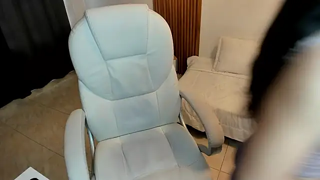 Snapshot of luniksa chatting on May 2026 11:49:01 AM luniksa online show from May 2026 11:49:01 AM