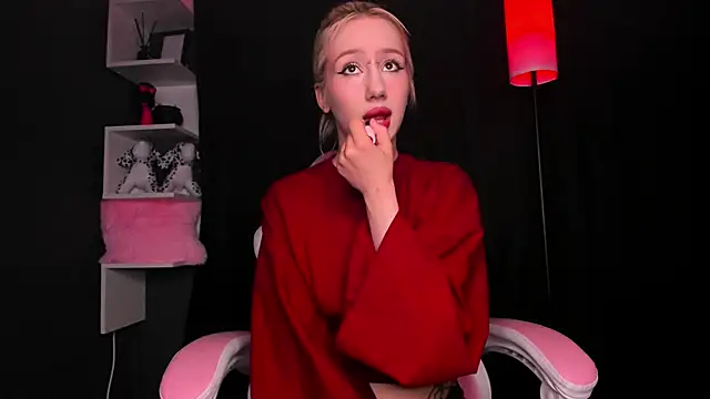 Lyra Viel online show from May 2026 04:13:02 PM