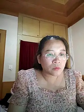 Snapshot of lymm78 chatting on May 2026 12:35:01 PM lymm78 online show from May 2026 12:35:01 PM