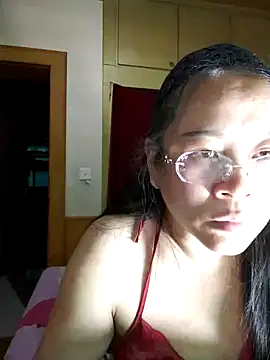 Snapshot of lymm78 chatting on May 2026 12:14:02 PM lymm78 online show from May 2026 12:14:02 PM