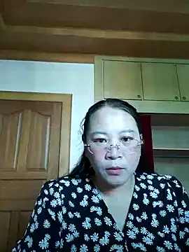 Snapshot of lymm78 chatting on May 2026 11:26:02 PM lymm78 online show from May 2026 11:26:02 PM