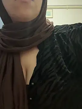 Laavinia online show from May 2026 09:04:01 PM