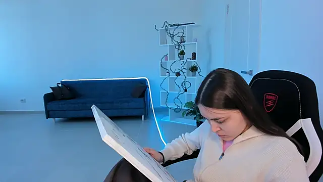 ChanaEbersol online show from April 2026 02:24:01 PM