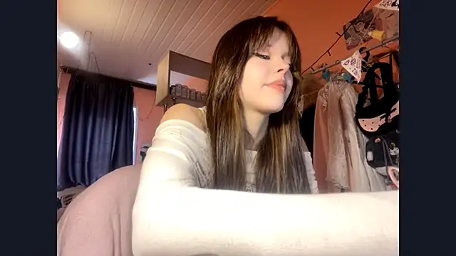 linaloveme online show from April 2026 10:55:02 AM