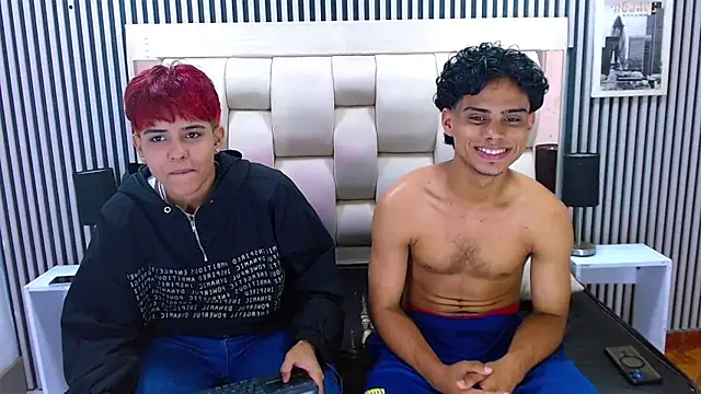 Enma And David online show from April 2026 10:00:02 PM